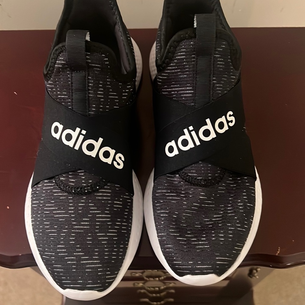 Adidas - Black and grayish